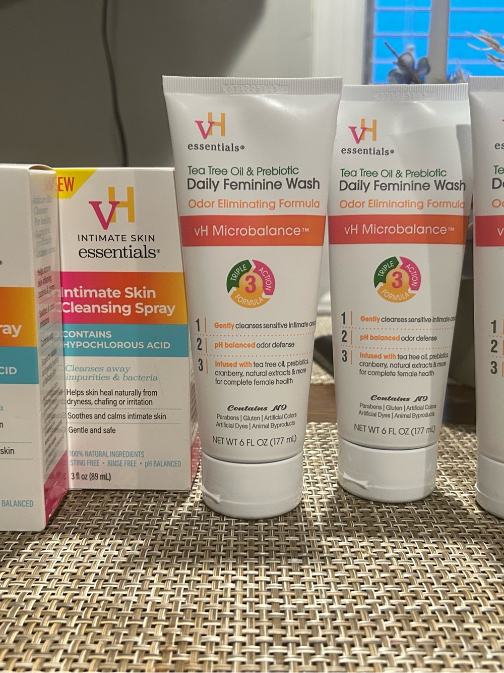 vH Essentials Feminine Wash & Intimate Cleansing Spray 6-Piece Bundle NEW